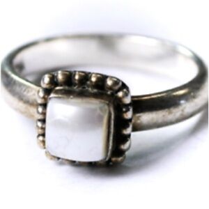 Silpada Vintage Square Genuine Pearl
Sterling Silver Ring Sz 6 3/4